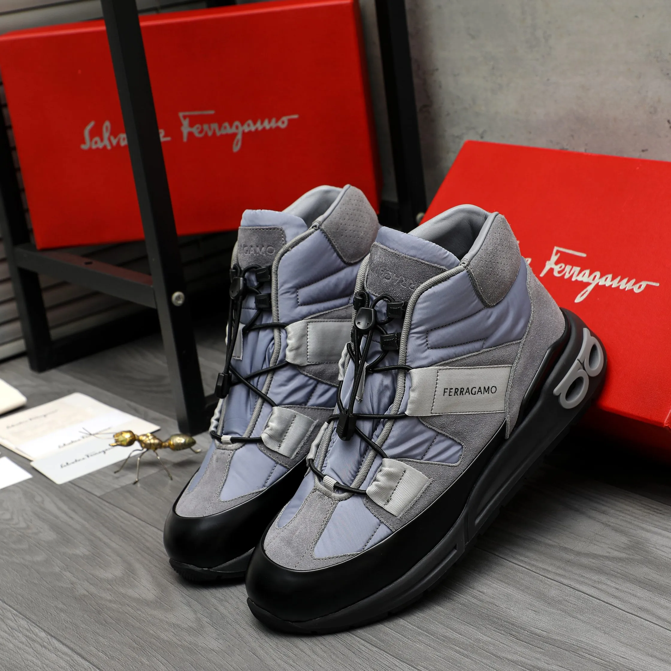 Men's shoes 💰640 Product trademark: Ferragamo "Ferragamo" high-top casual shoes Regular size: 38-46 (45.46 is custom-made and non-returnable) Product materials: Selected frosted cowhide stitching cloth upper, cowhide lining, original outsole